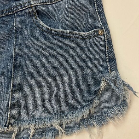 Rewash Fringe Hem High Rise Denim Shorts Size 29 - Picture 3 of 9